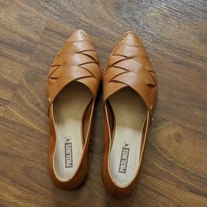 Gently Worn PIKOLINOS calenta flats